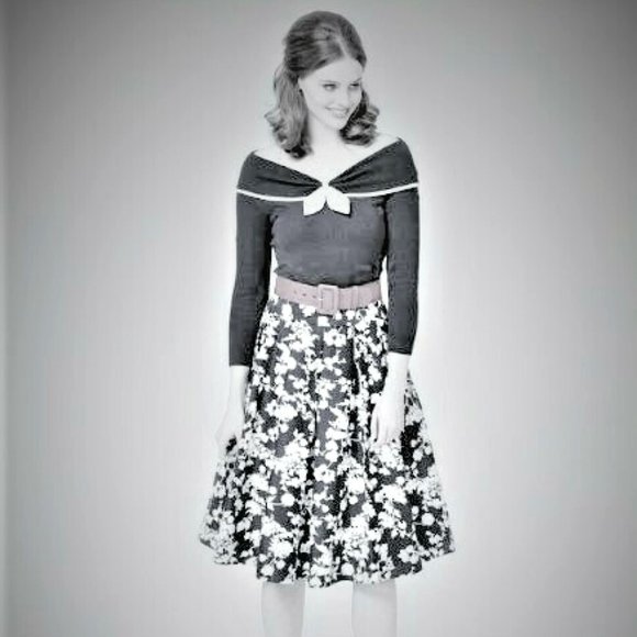 REVIEW Evelyn Blue Sailor Collar Knit Jumper BNWT - Picture 3 of 5